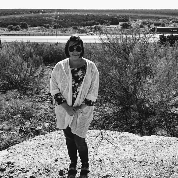 Meet your Posher, Sissie - Picture 2 of 4